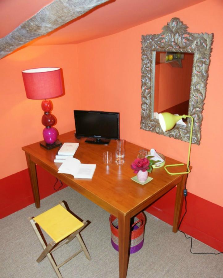 La Maison Du Baloir Thaire Room photo